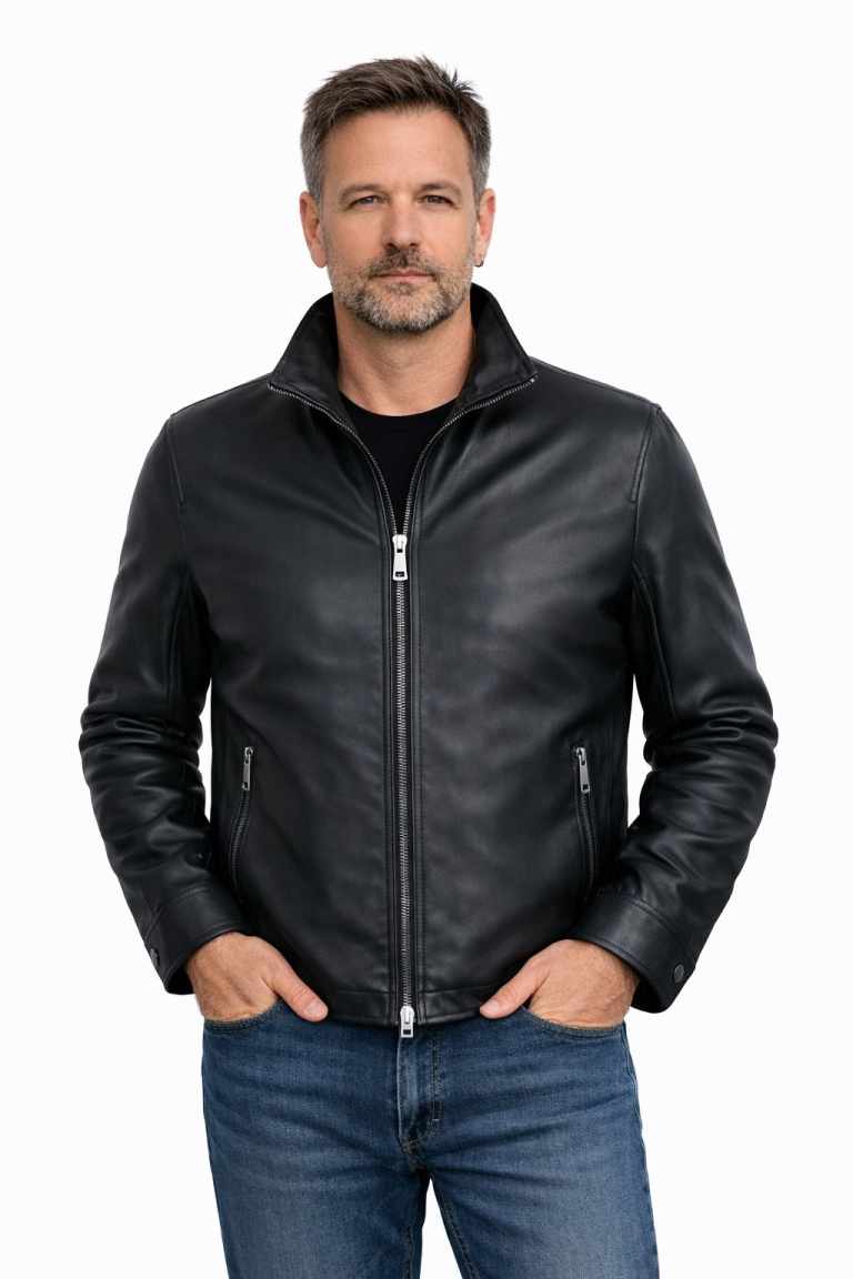 Herren Lederjacke DARIO Lammnappa SCHWARZ MATT Olivenleder mit Model weißer Hintergrund